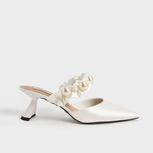 Pearl satin heel